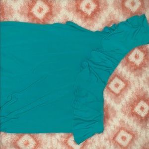 Off-shoulder short sleeve tee